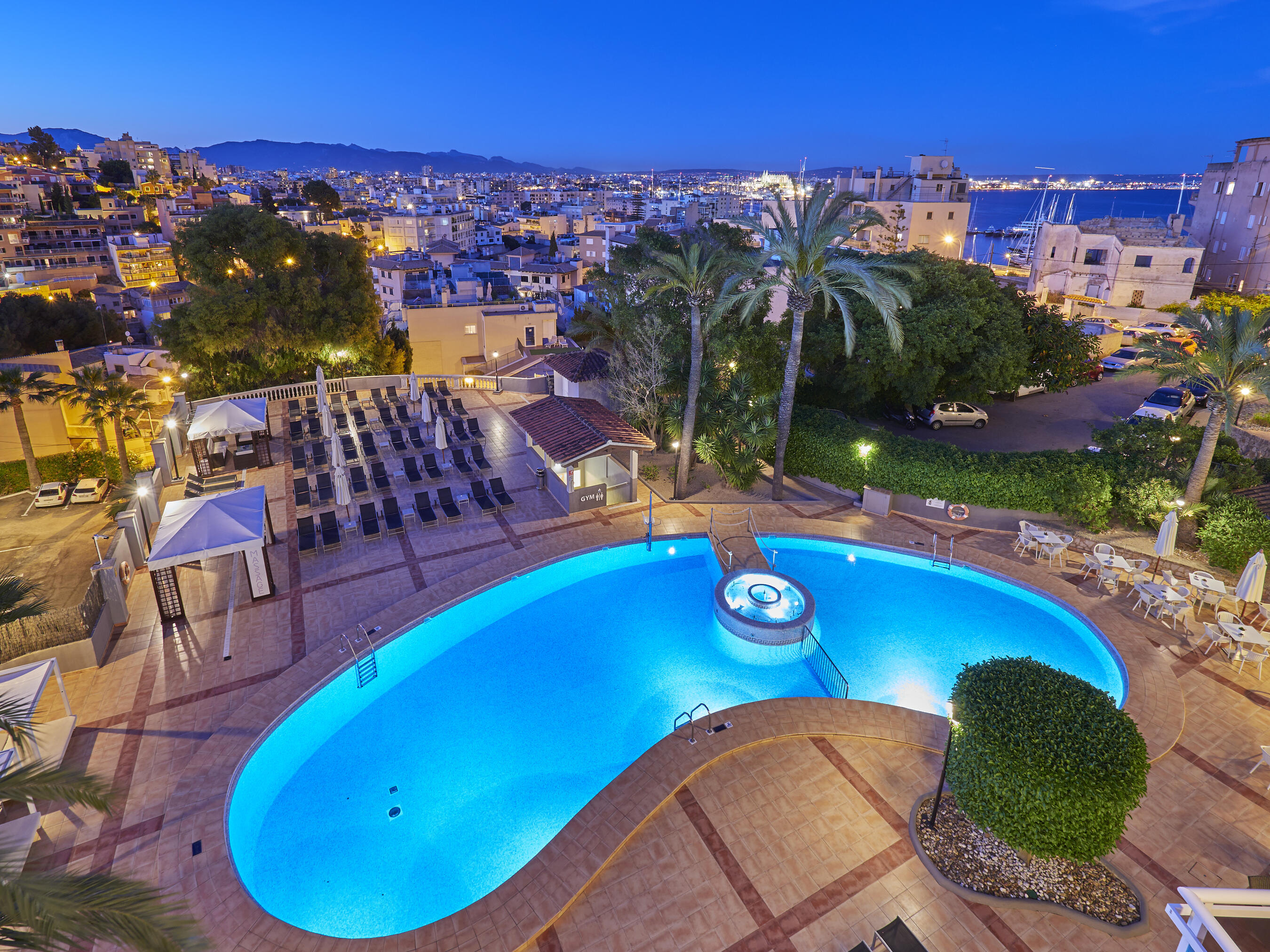 BQ AUGUSTA - VISTAS NOCTURNA DESDE HAB..jpg